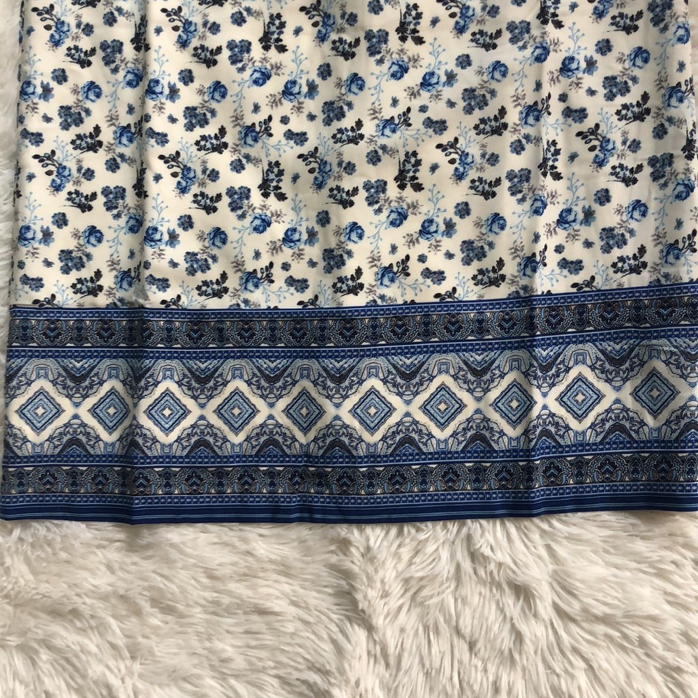 Lulu’s NWT Let’s Travel The World White Floral Print Shift Dress 💙 - Picture 8 of 12